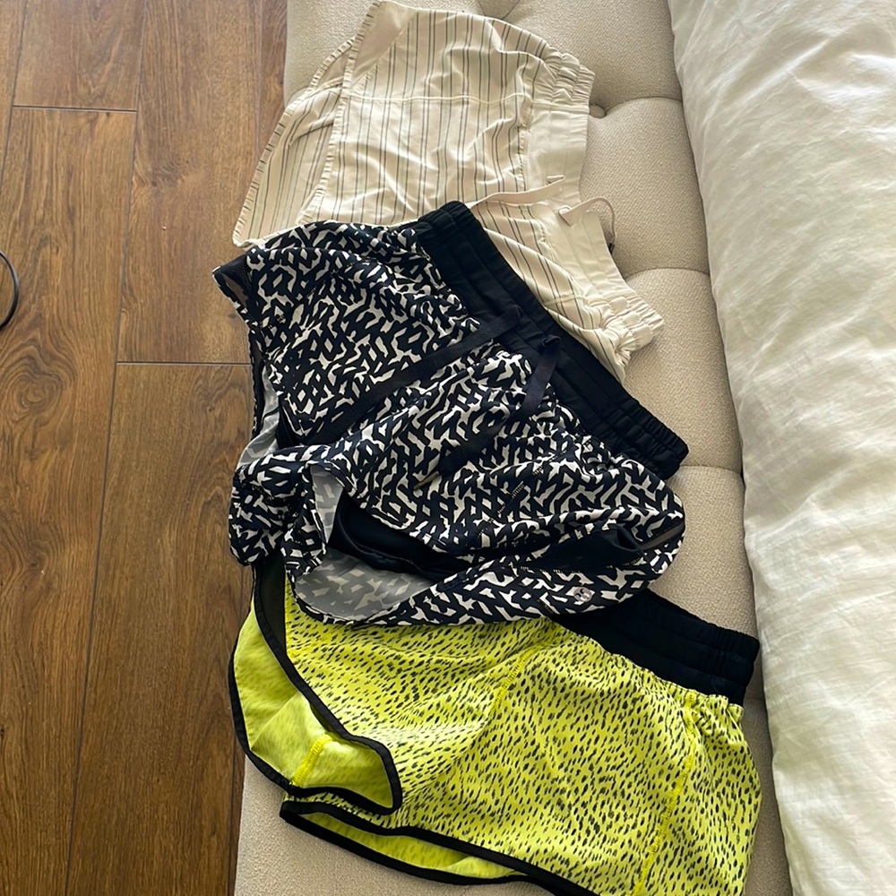 Lululemon hottie hot shorts - size 4, like new